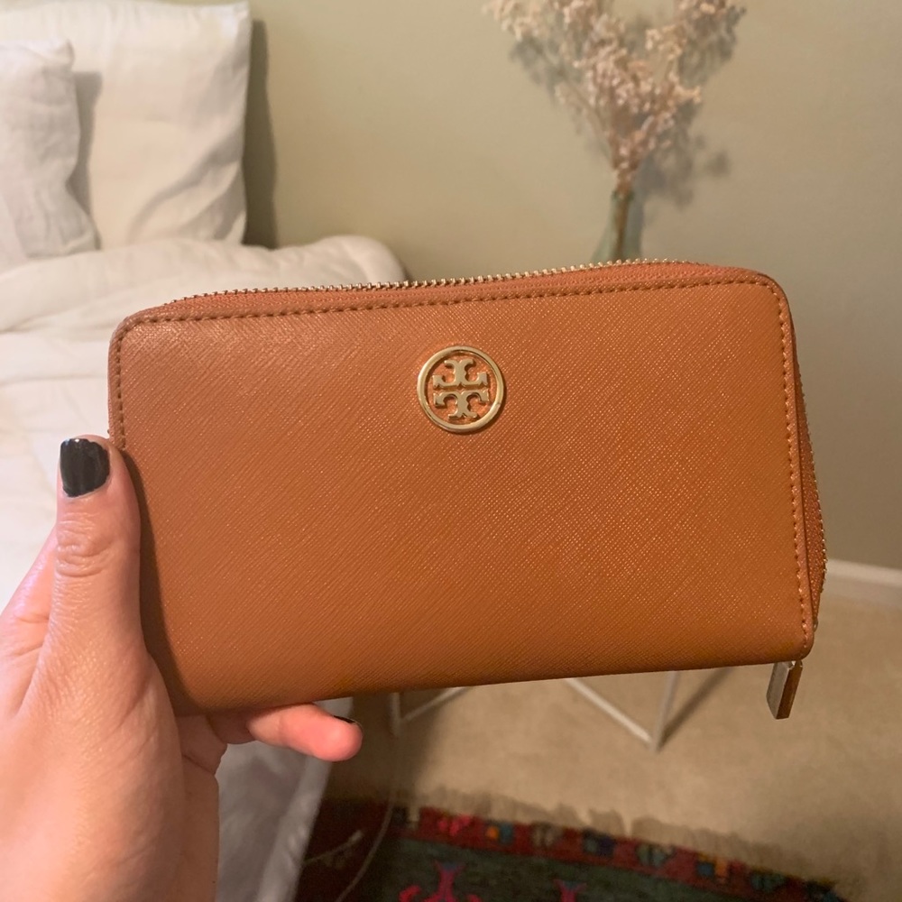 Tory Burch mini continental wallet